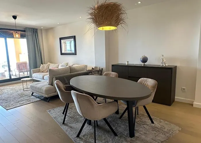 Bright With Breathtaking View Apartment *